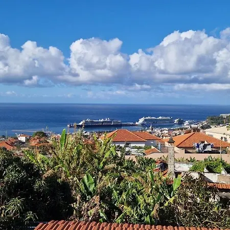 Renovado E Luminoso A Poucos Minutos Do Centro Апартаменты Фуншал