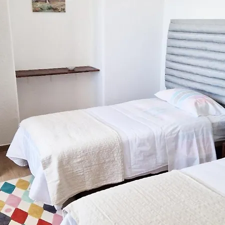 Renovado E Luminoso A Poucos Minutos Do Centro 푼샬