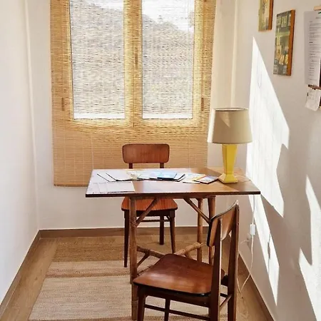 Renovado E Luminoso A Poucos Minutos Do Centro 푼샬