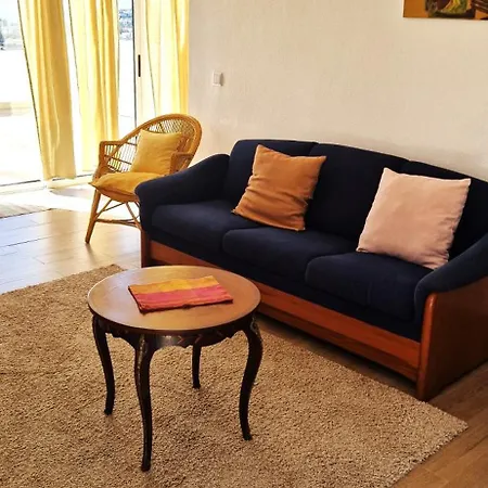 Renovado E Luminoso A Poucos Minutos Do Centro *