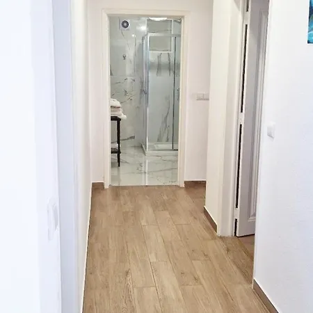 Renovado E Luminoso A Poucos Minutos Do Centro * 푼샬